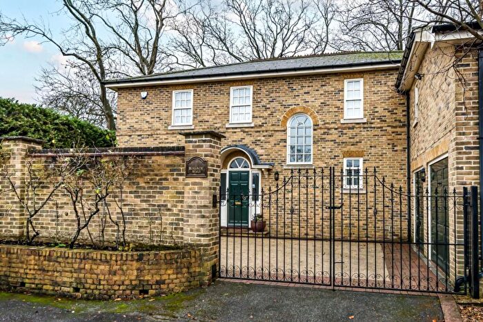 6 Bedroom Detached House For Sale In Burbage Road, Herne Hill, London, SE24