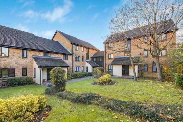 1 Bedroom Studio To Rent In Pennycroft, Pixton Way, Croydon, Surrey, CR0