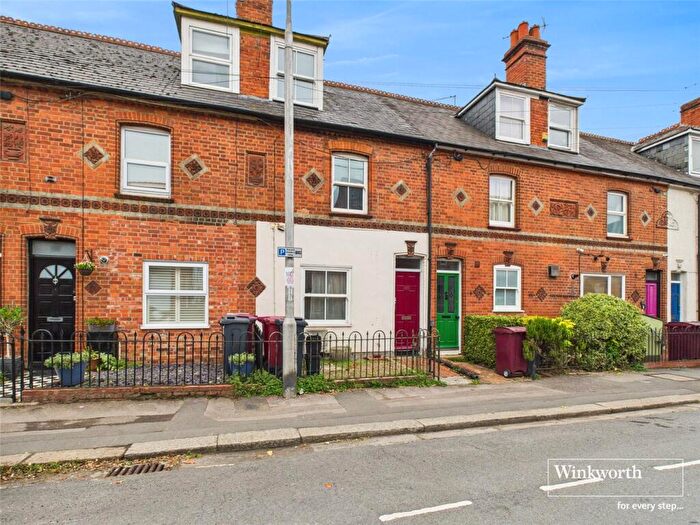 1 Bedroom Apartment To Rent In Elgar Road, Reading, Berkshire, RG2