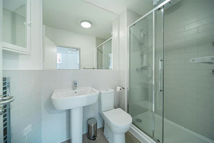 2 Bedroom Apartment For Sale In St. Peters Hall, The Calls, Leeds City Centre, LS2