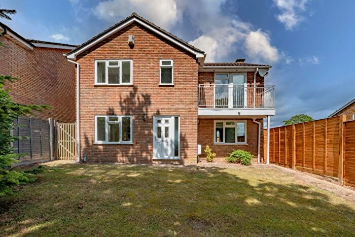 4 Bedroom Detached House For Sale In Willow Close, Little Paxton, St. Neots, Cambridgeshire, PE19
