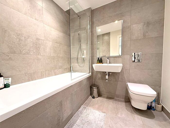 1 Bedroom Flat To Rent In Burghley House, Royal Engineers Way, Mill Hill, NW7