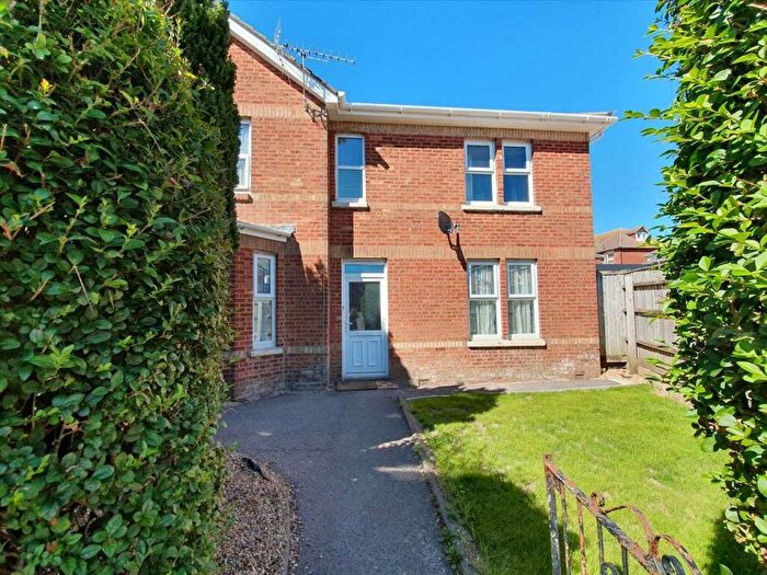 6 Bedroom Detached House To Rent In Maple Road, Winton, Bournemouth, BH9