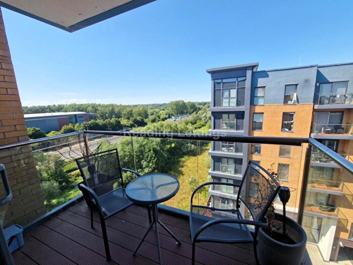 2 Bedroom Apartment To Rent In Drake Way, Reading, RG2