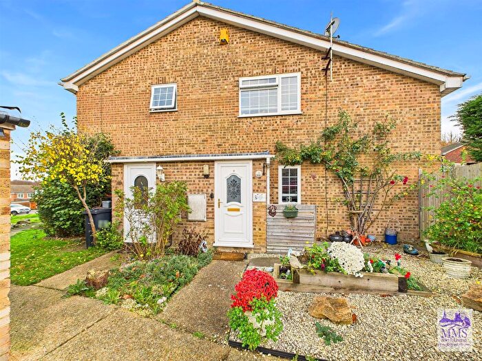 1 Bedroom End Terrace House For Sale In Dogwood Close, Chatham, ME5