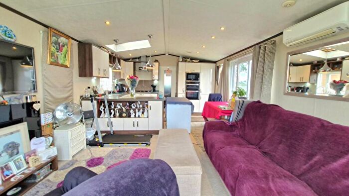 2 Bedroom Park Home For Sale In Windsurf Bank, Tallington Lakes, Tallington, PE9