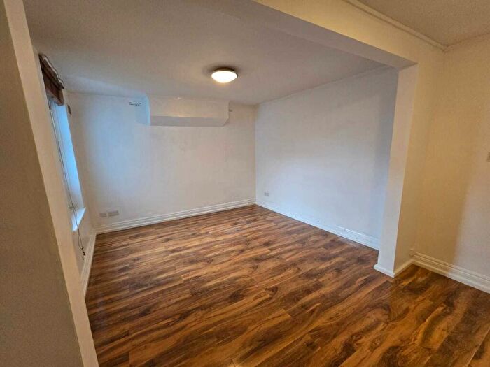 1 Bedroom Flat To Rent In Sackville Road, Hove, BN3