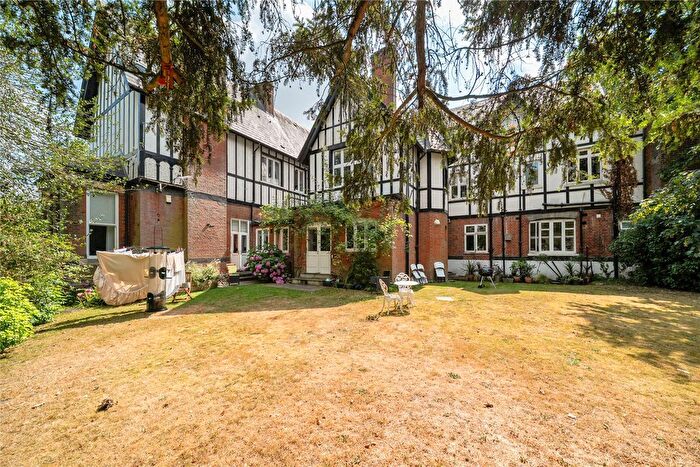 2 Bedroom Flat For Sale In Bickley Park Road, Bromley, BR1