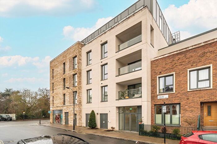 2 Bedroom Flat For Sale In Greenside Road, Greenside Road, W12