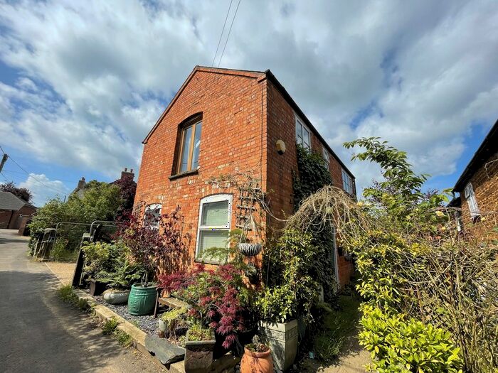 1 Bedroom Maisonette To Rent In Quinton Mews, Quinton Lane, Woodford Halse, Daventry, Northamptonshire., NN11