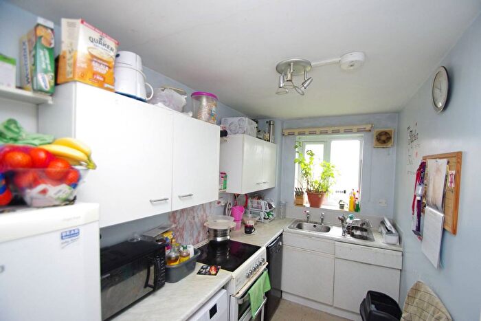 1 Bedroom Flat To Rent In , Watford, WD18