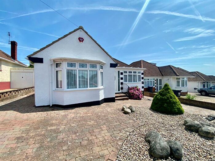 3 Bedroom Detached House To Rent In Hayling Rise, Worthing, BN13