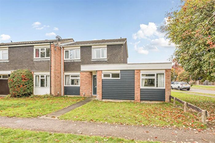 4 Bedroom Semi-Detached House For Sale In Bamburgh Drive, Bedford, MK41