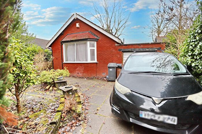 2 Bedroom Semi-Detached Bungalow For Sale In Moor Lane, Salford, M7