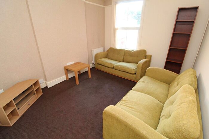 4 Bedroom Detached House To Rent In Ella Road, West Bridgford, NG2