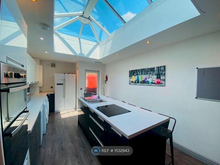 5 Bedroom Terraced House To Rent In School Terrace, Birmingham, B29