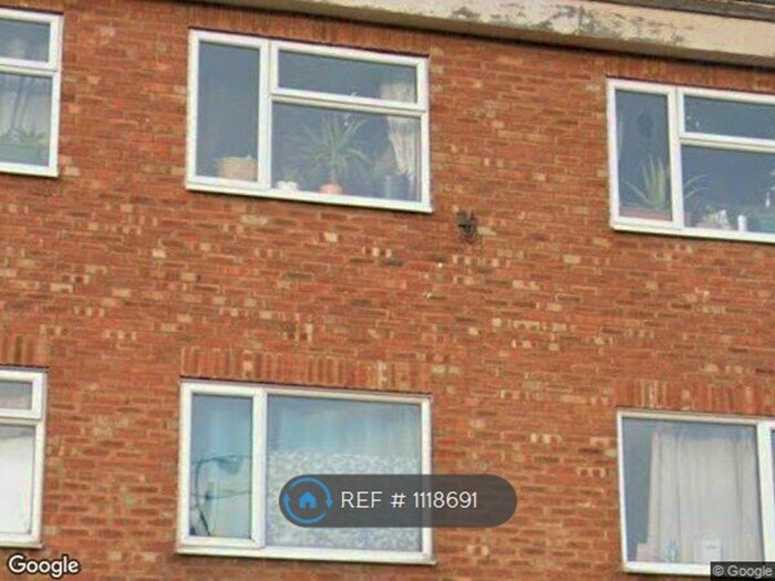 2 Bedroom Flat To Rent In Hythe Hill, Colchester, CO1