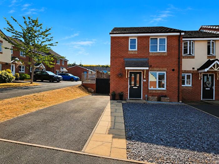3 Bedroom Town House For Sale In Knowles View, Talke, Stoke-On-Trent, ST7