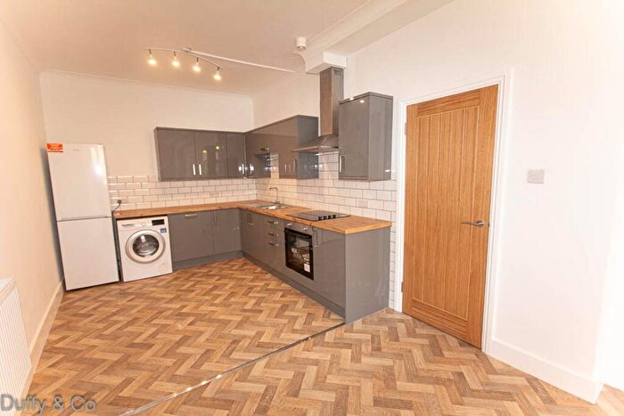 2 Bedroom Flat To Rent In Boltro Road, Haywards Heath, RH16