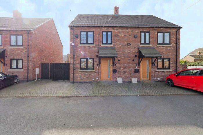3 Bedroom Semi-Detached House To Rent In Darne Mews, Hulland Ward, DE6