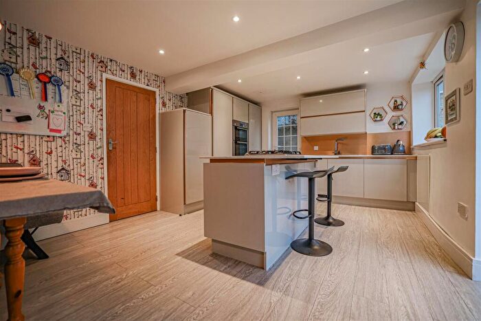 4 Bedroom Detached House For Sale In Gadeview Road, Hemel Hempstead, HP3