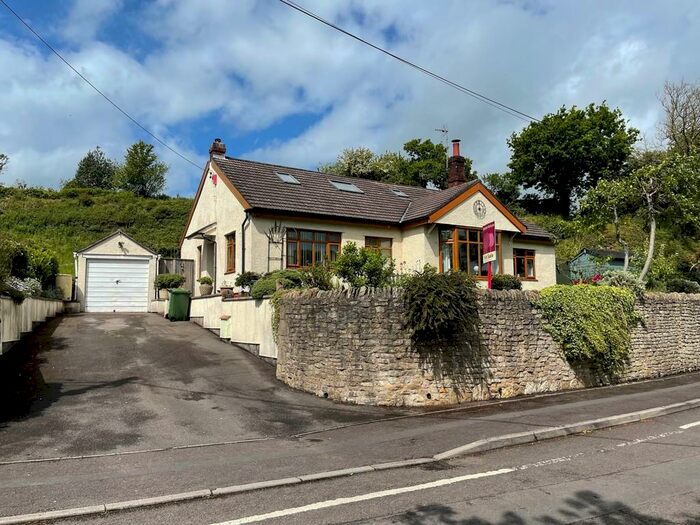 4 Bedroom Detached Bungalow For Sale In Station Approach, Pensford, BS39