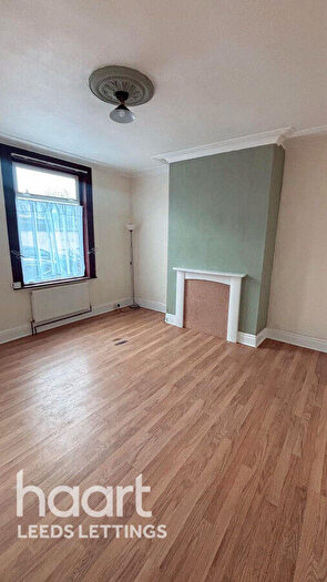 2 Bedroom Terraced House To Rent In Dobson Place, Leeds, LS11