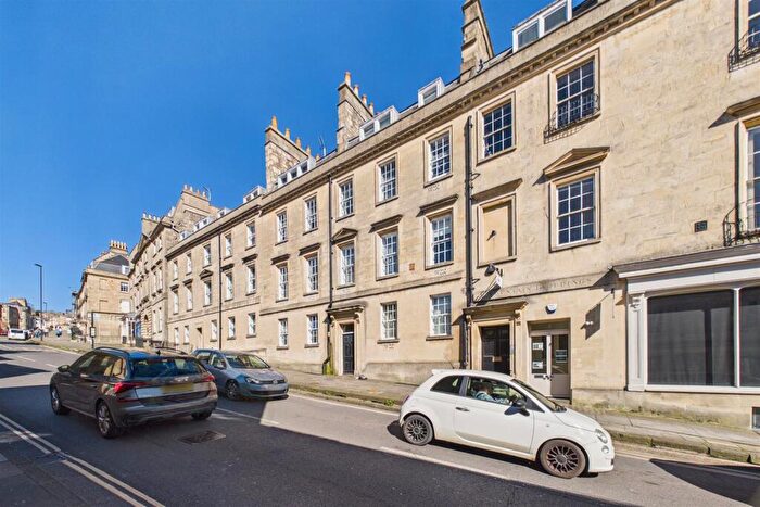1 Bedroom Flat For Sale In Flat | Basic Updating |, BA1