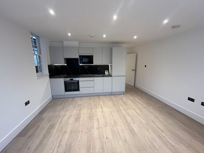 1 Bedroom Flat To Rent In Alberon Gardens, Temple Fortune, NW11