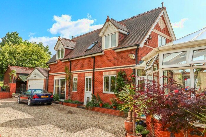 2 Bedroom Property To Rent In Gloucester Road, Cheltenham, GL51