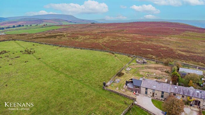 5 Bedroom End Of Terrace House For Sale In Duckpond Farm House, Barnoldswick, BB18