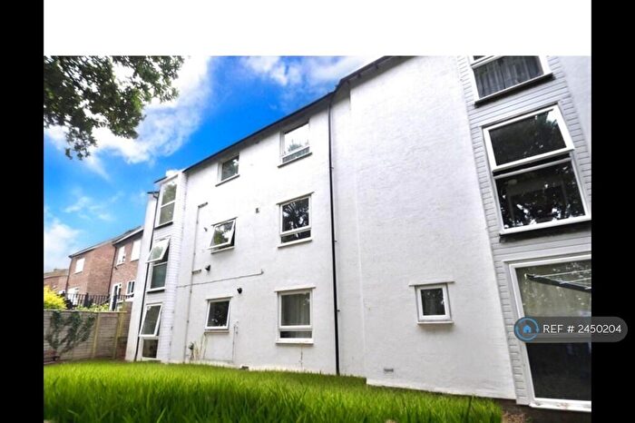 2 Bedroom Flat To Rent In Redhills, Exeter, EX4
