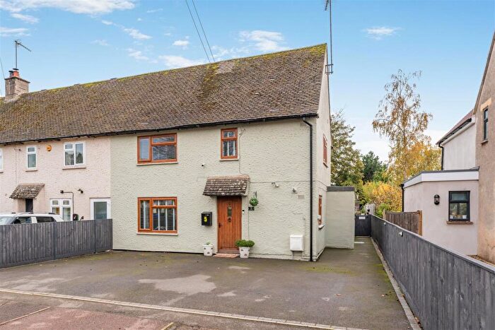 3 Bedroom Semi Detached House For Sale In Orchard Way, Kings Sutton, Banbury, OX17