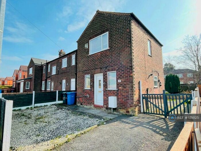 3 Bedroom End Of Terrace House To Rent In Mossfield Road, Swinton, Manchester, M27