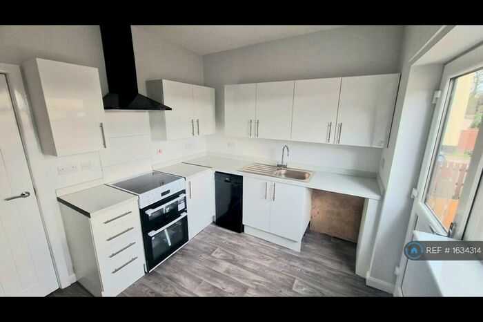 2 Bedroom Terraced House To Rent In High Street, Royston, Barnsley, S71