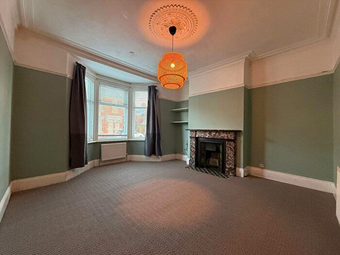 2 Bedroom Flat To Rent In Warton Terrace, Heaton, Newcastle Upon Tyne, NE6