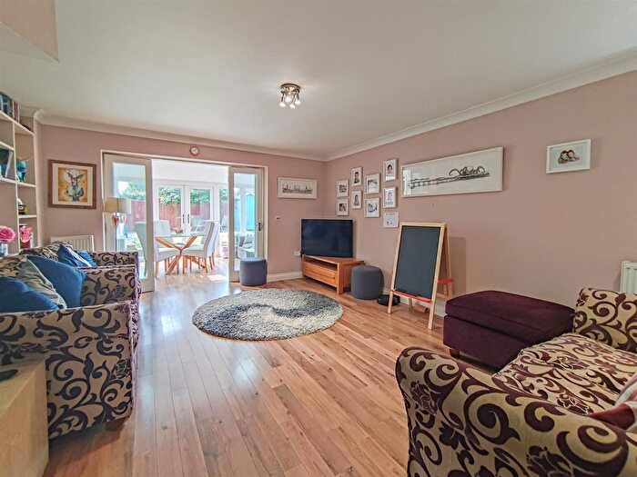 4 Bedroom Detached House For Sale In St. Mary's Close, Seaford, BN25