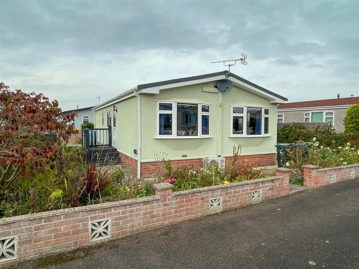 2 Bedroom Mobile/park Home For Sale In Berrow, Malvern, WR13