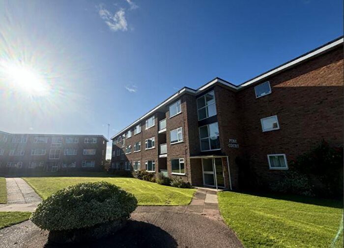 2 Bedroom Flat To Rent In Pine Court, Leamington, CV32