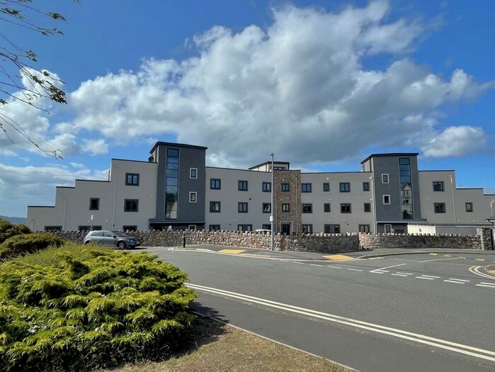 2 Bedroom Flat To Rent In Penmaen Bod Elias, Old Colwyn, LL29