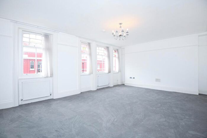 5 Bedroom Flat To Rent In Transept Street, London, NW1