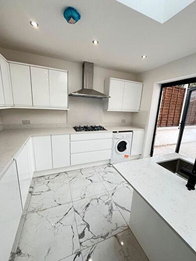 5 Bedroom Semi-Detached House To Rent In Burnt Ash Hill, Hither Green, Blackheath, London, SE12