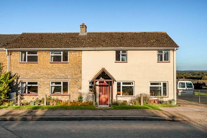 3 Bedroom Cottage For Sale In Forest Hill, Oxfordshire, OX33