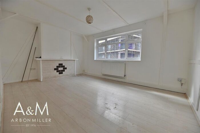 3 Bedroom Flat To Rent In Little Gearies, Cranbrook Road, Ilford, IG6