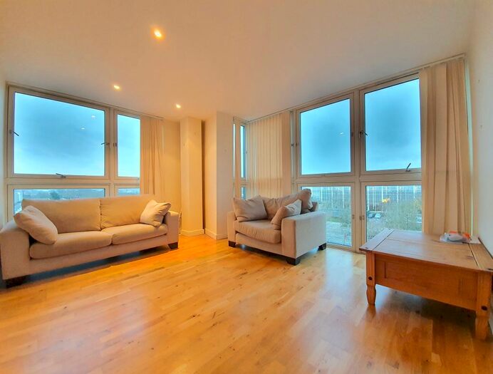 2 Bedroom Apartment To Rent In Lower Twelfth Street, Central Milton Keynes, MK9