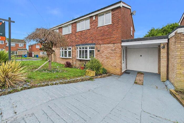 3 Bedroom Semi Detached House For Sale In Woodthorne Close, Etchng Hill, WS15