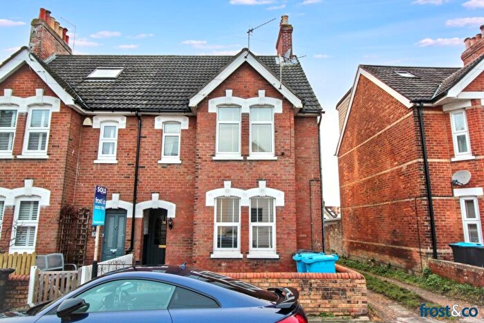 1 Bedroom Flat To Rent In Salterns Road, Ashley Cross, Lower Parkstone, BH14