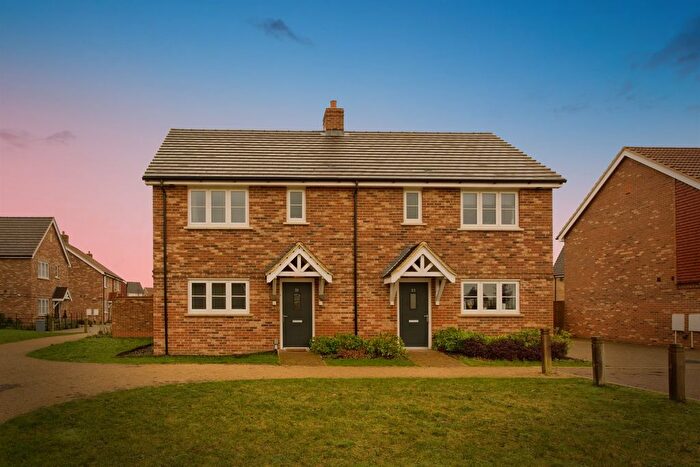 2 Bedroom Semi Detached House For Sale In Howells Way, Hardwick, Cambridge, CB23