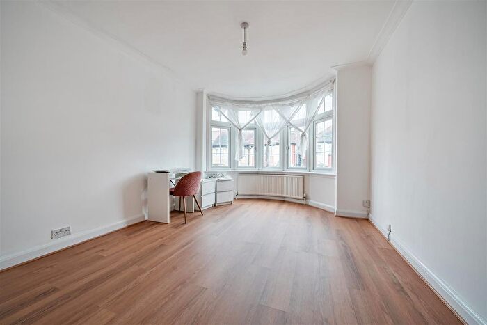 5 Bedroom Detached House To Rent In The Gardens, Harrow, HA1