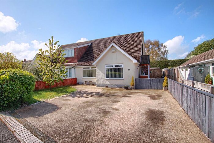 3 Bedroom Semi Detached House For Sale In Cedar Drive, Thornton, TS8